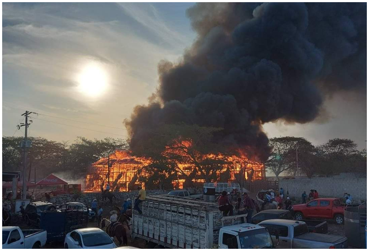 Reportan Incendio En Plaza De Toros De Panab Yucat N V Deo