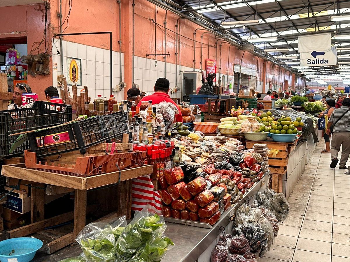 Saldo blanco en los mercados del centro de Mérida tras las fuertes