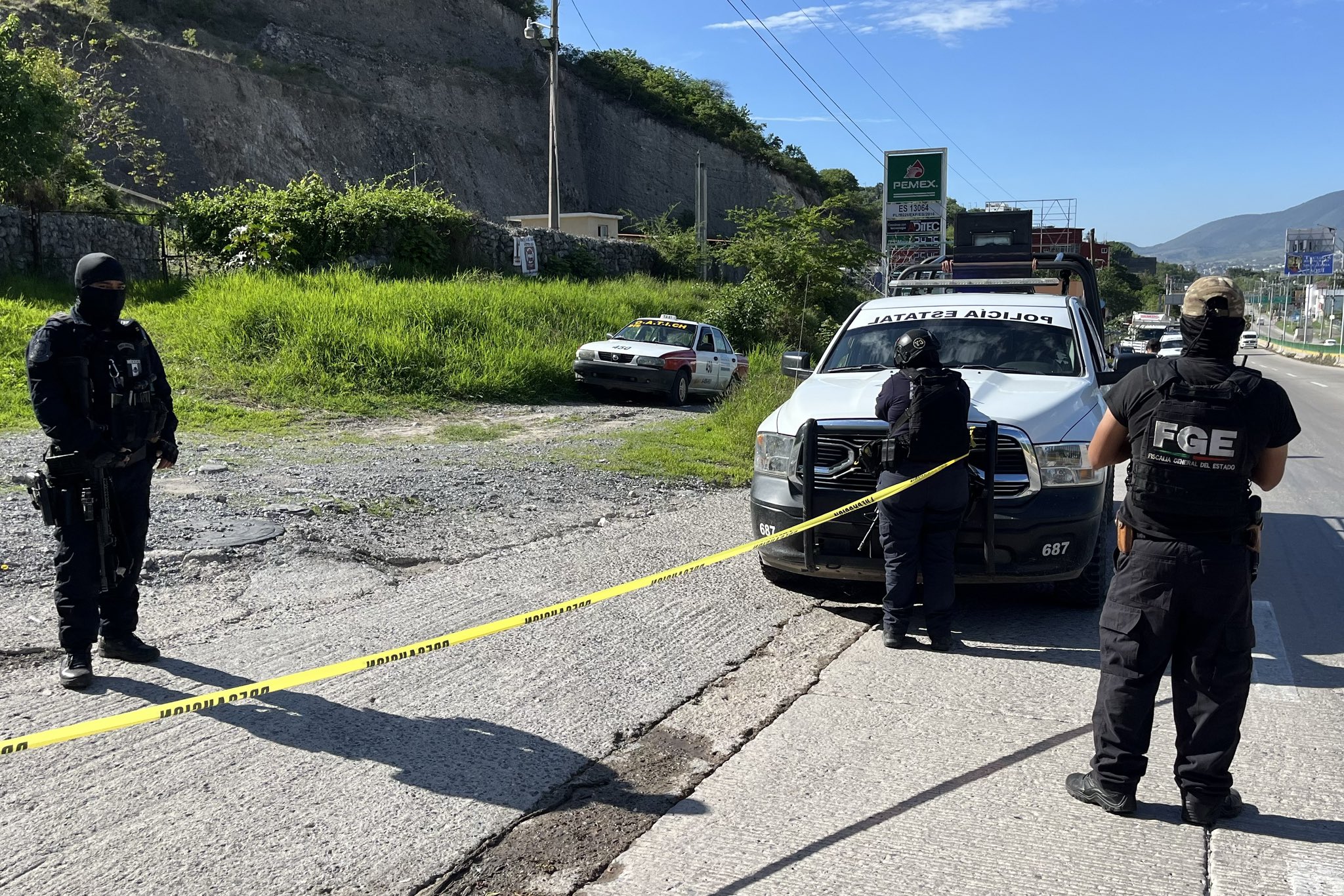 Hallan Tres Cuerpos Con Huellas De Tortura En Un Taxi En Guerrero