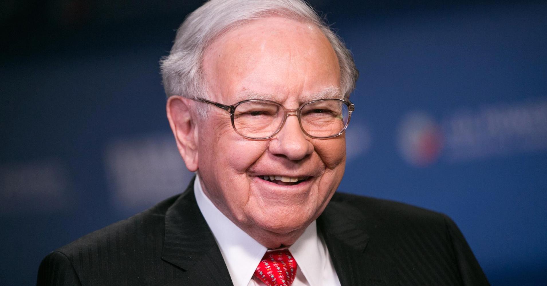 Warren Buffett warns shareholders not to listen to Wall Street experts