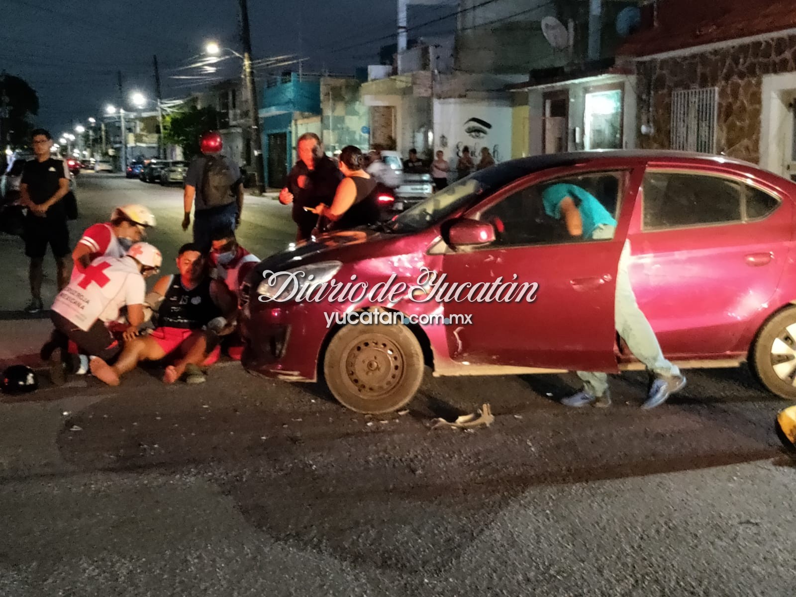 Motociclista es impactado por un vehículo que se voló el alto de disco