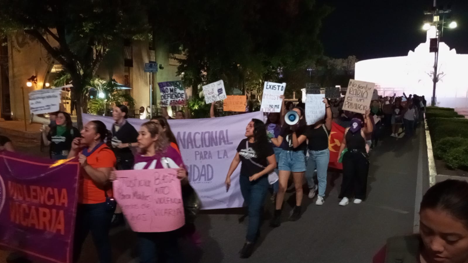 Mujeres toman las calles de Mérida por el Día para la Eliminación de la ...