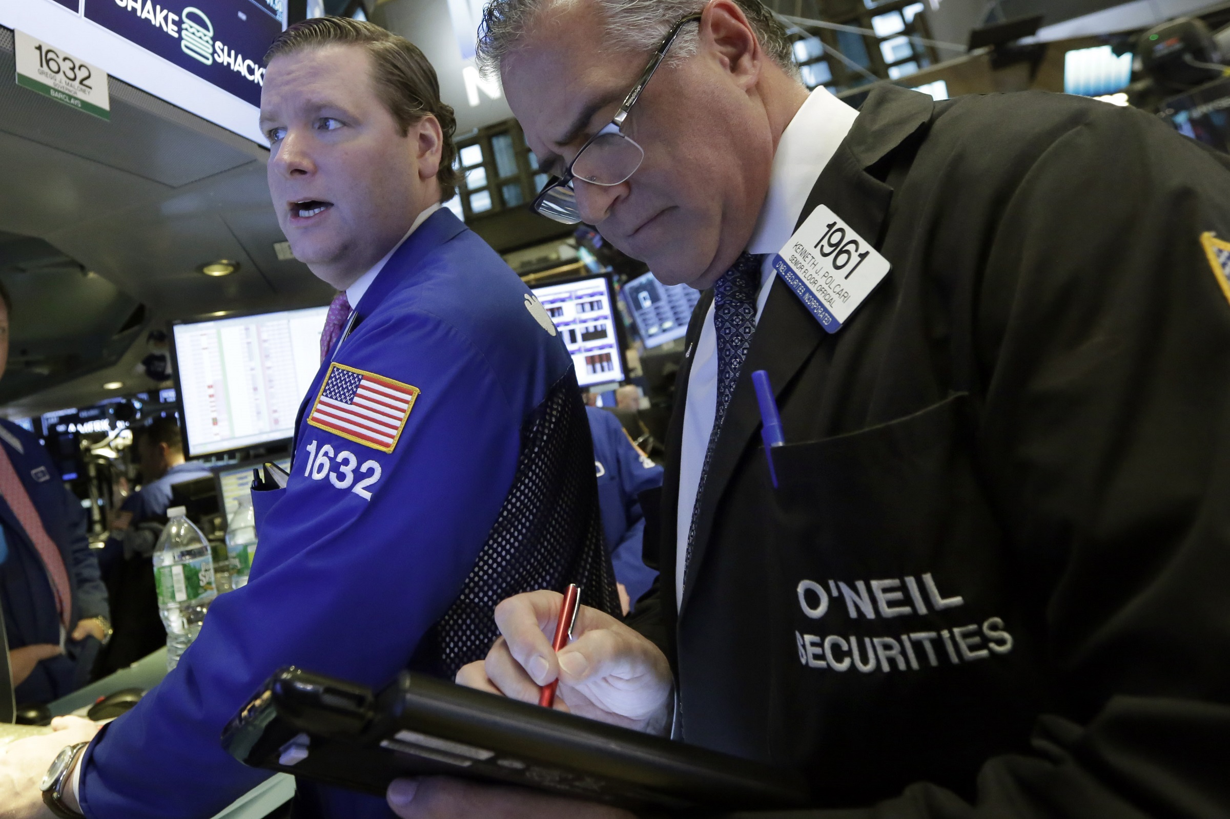 Wall Street opens in positive territory and the Dow Jones rises 0.23%