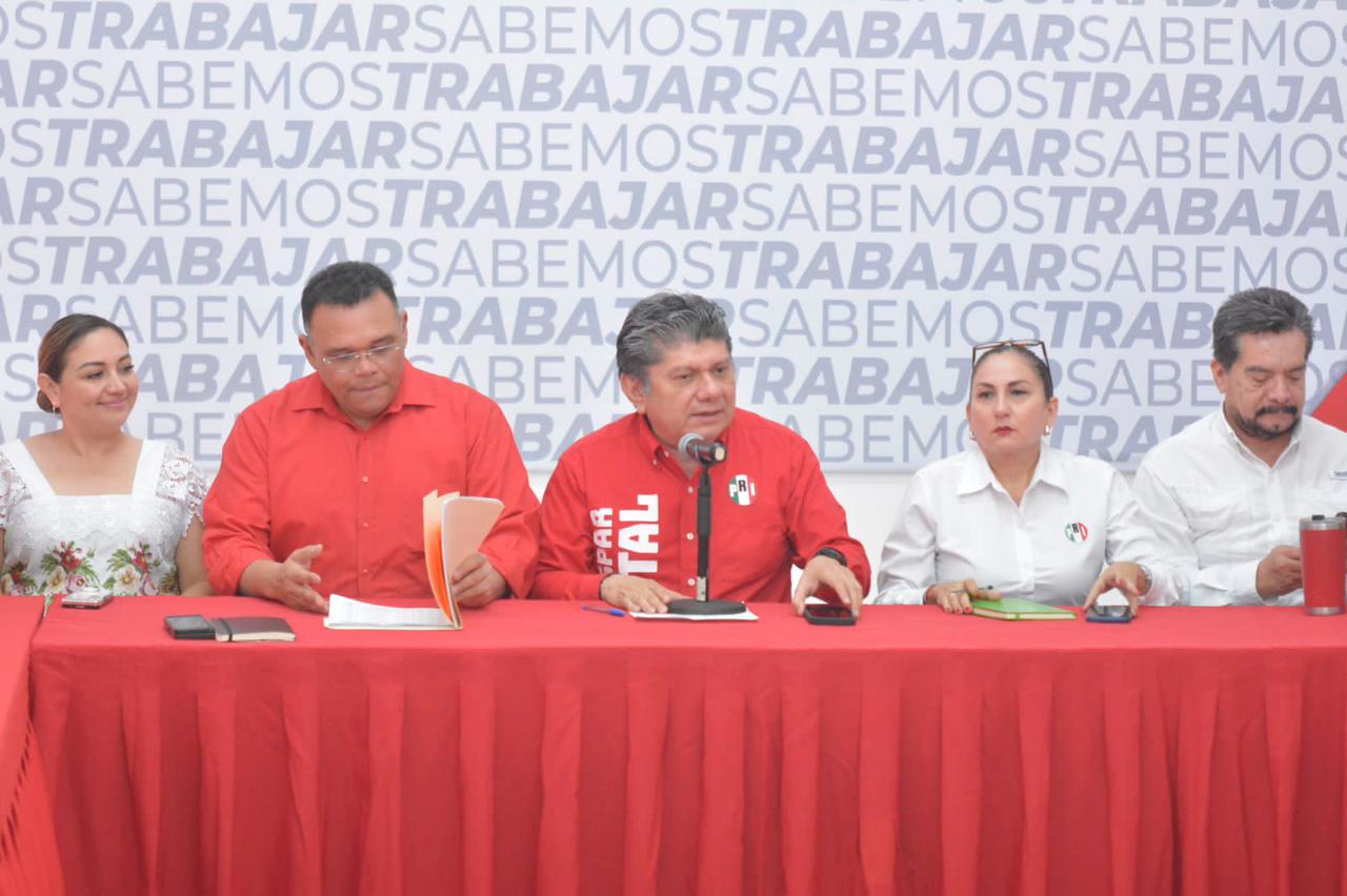 Confirma el PRI su alianza con el PAN Y Panal en Yucatán - Diario de ...