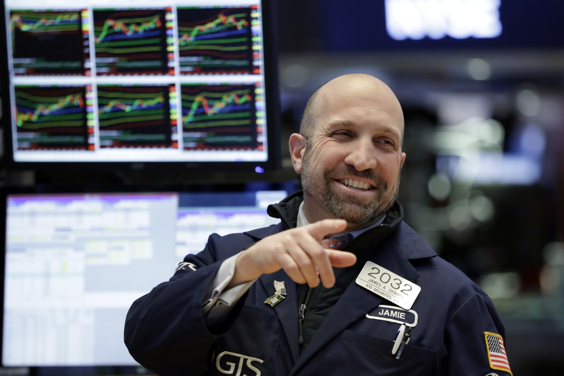 Wall Street opens in positive territory, while the Dow Jones rose 0.39%