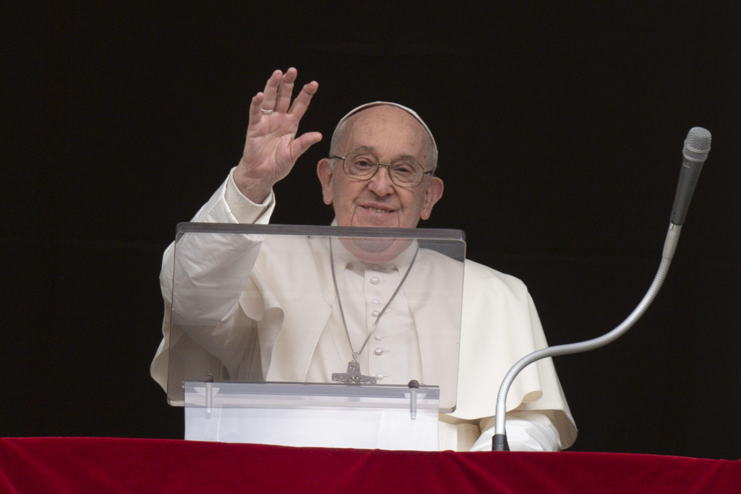 Pope Francis asks to stop the “winds of war” blowing over Europe