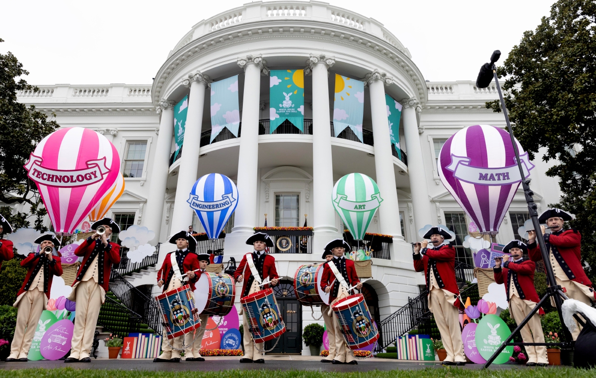 With campaign air in the White House