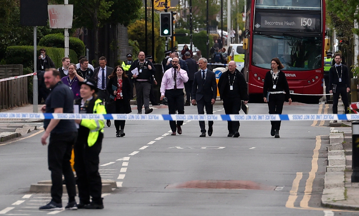 A man attacks 5 people, one on a London street;  a minor loses his life