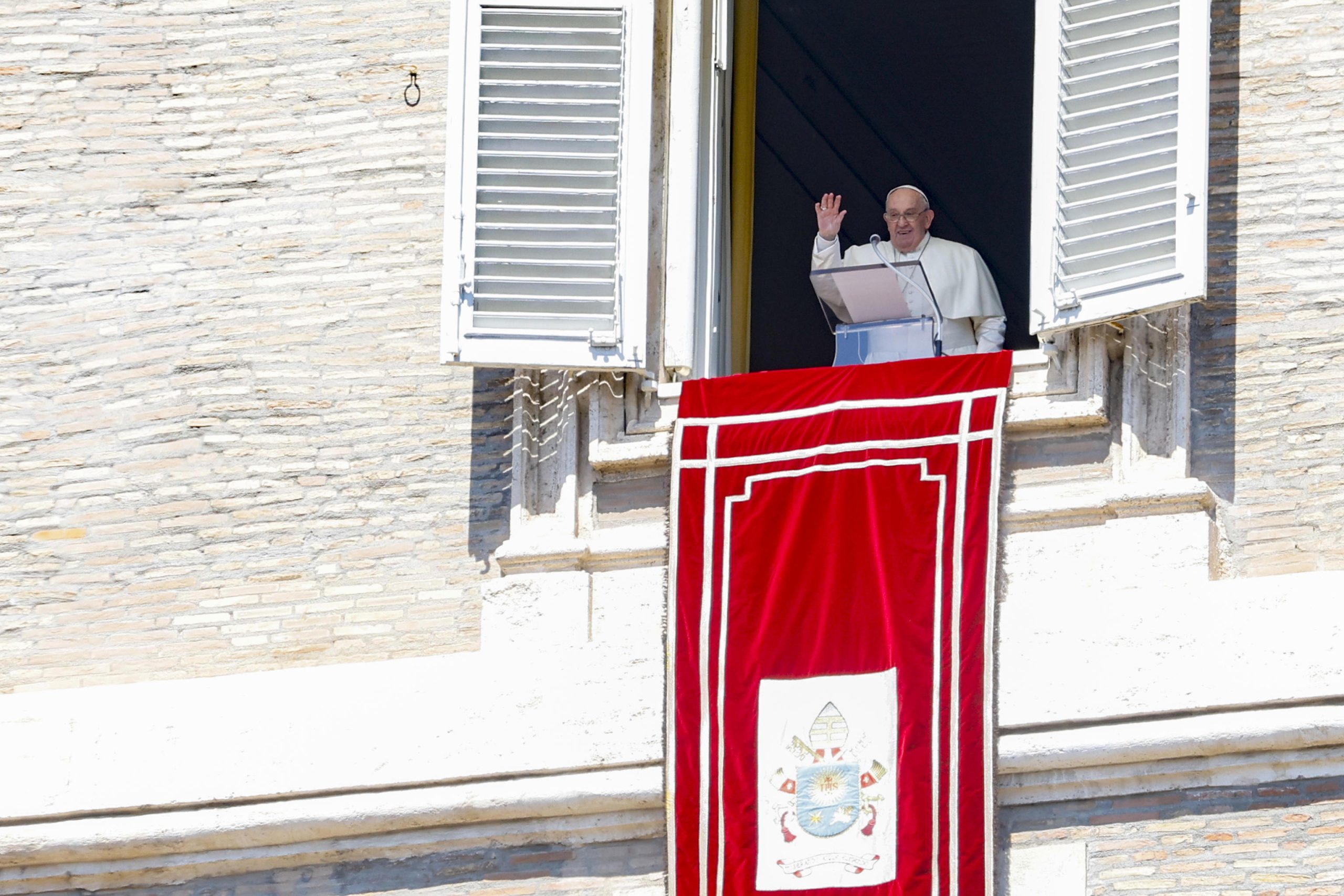 Pope Francis calls for dialogue and peace in the Israel-Hamas war