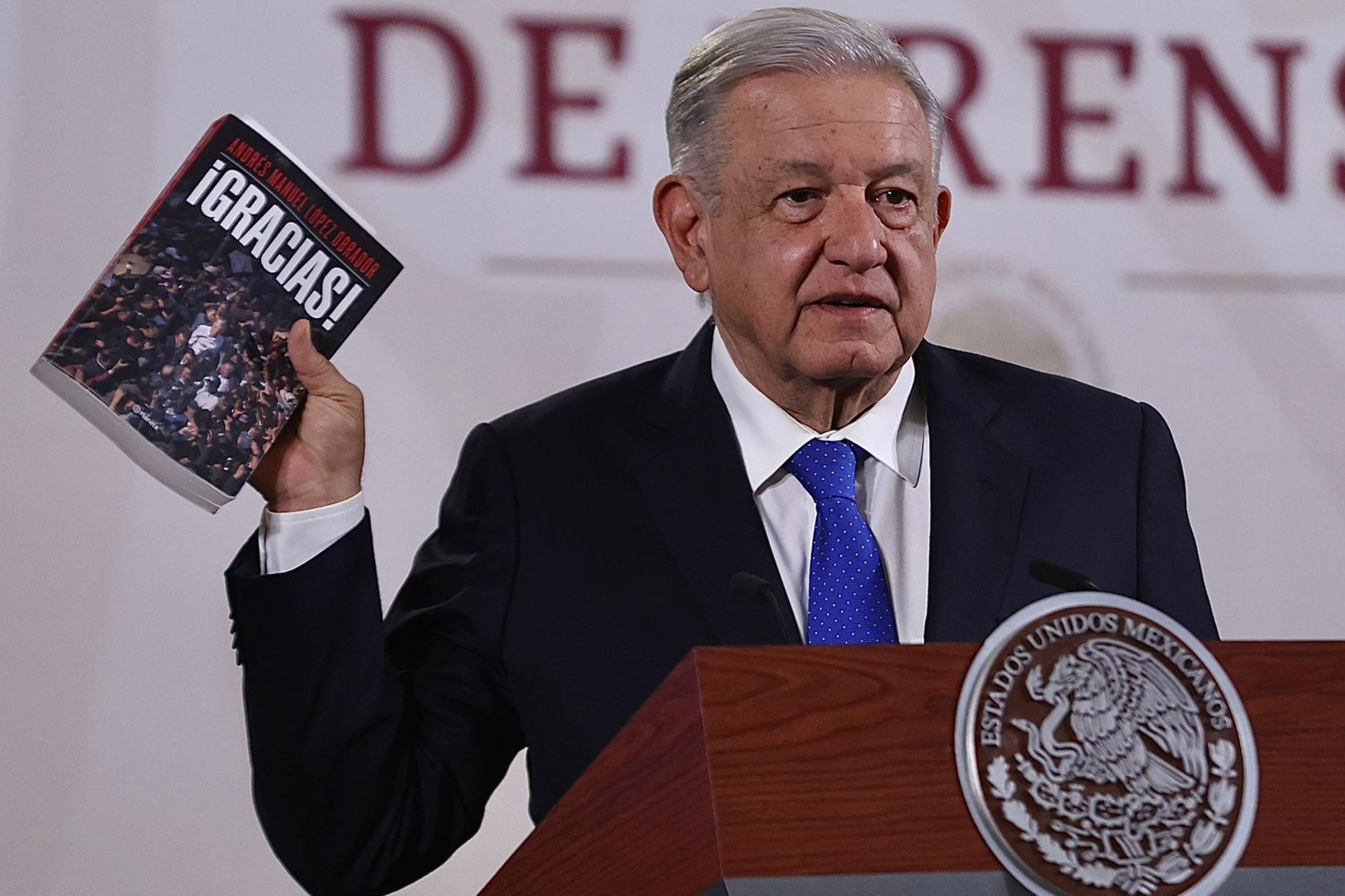 Amlo Celebra Que El Tepjf No Prohibiera La Venta De Su Libro Más Reciente Diario De Yucatán 5947