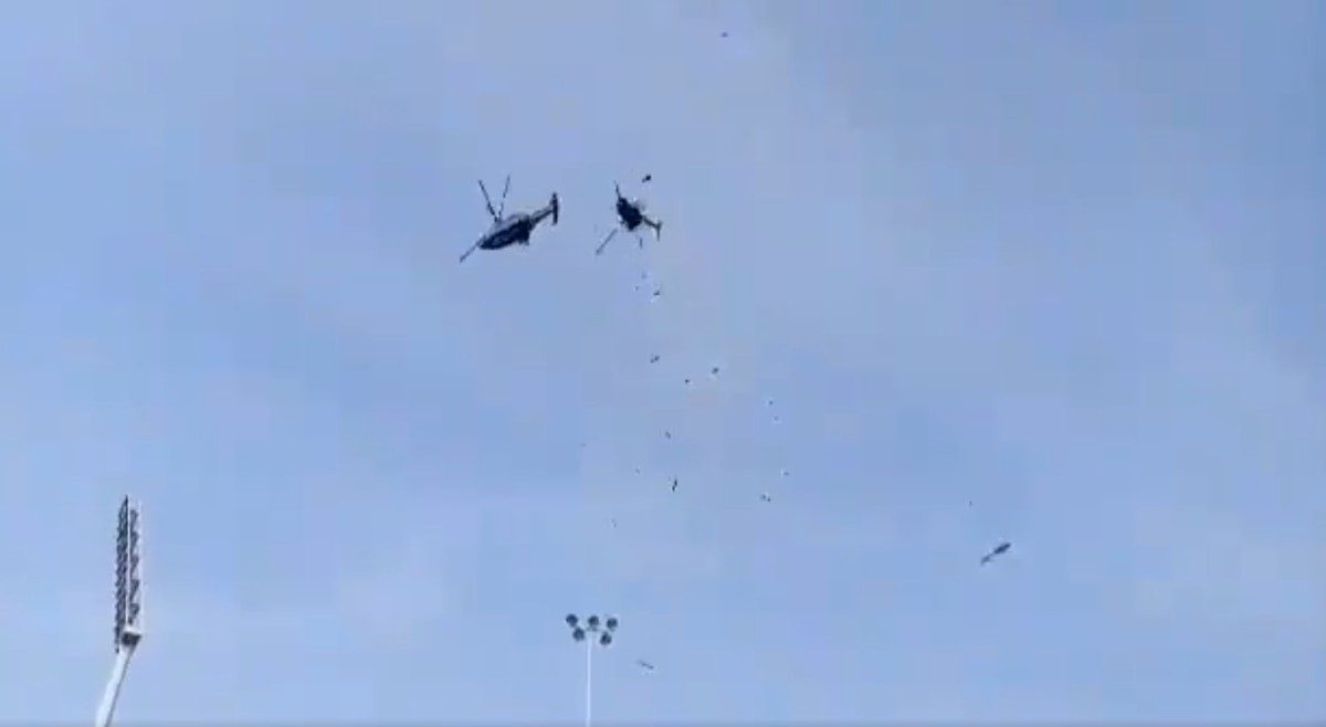 Two military helicopters collide in mid-flight (VIDEO)