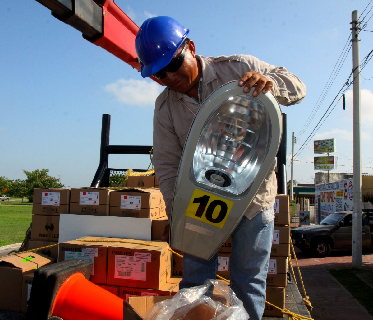 Ayuntamiento logra acuerdo con banco por luminarias de Mérida Diario
