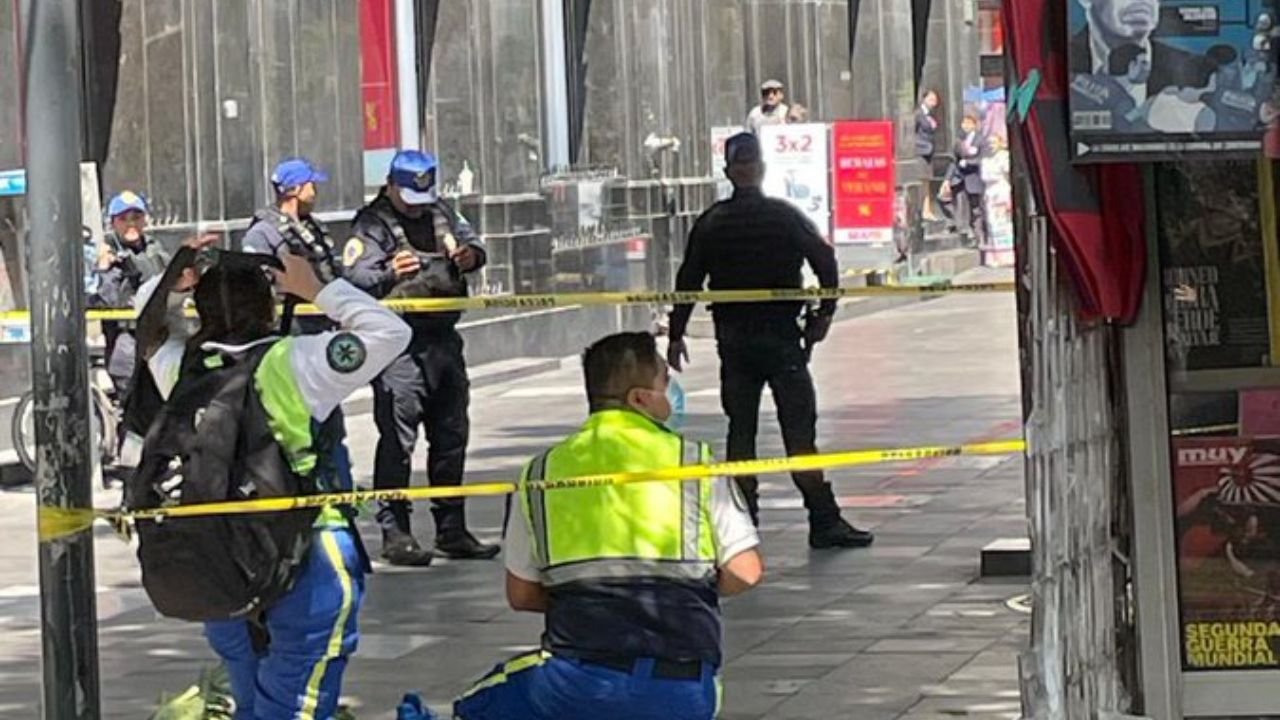 Man dies after leaping from constructing in entrance of Bellas Artes, in CDMX