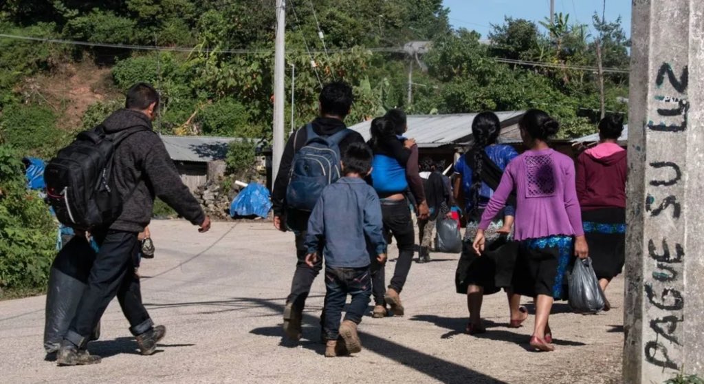 Hundreds of Mexicans flee to Guatemala due to violence in Chiapas