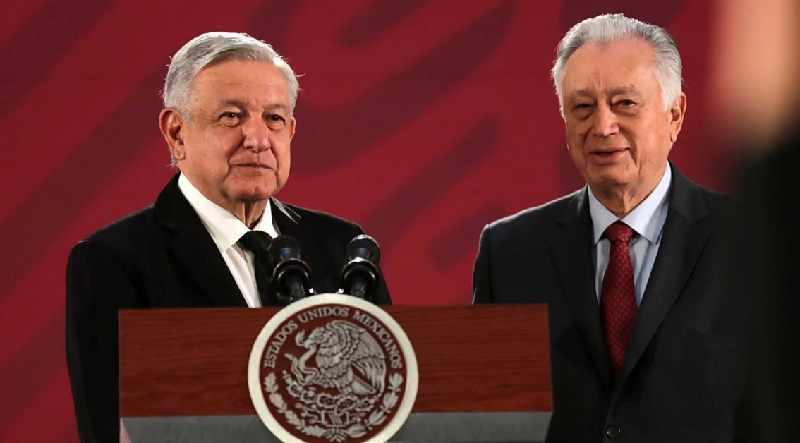 Despite controversies, AMLO continues to defend Manuel Bartlett